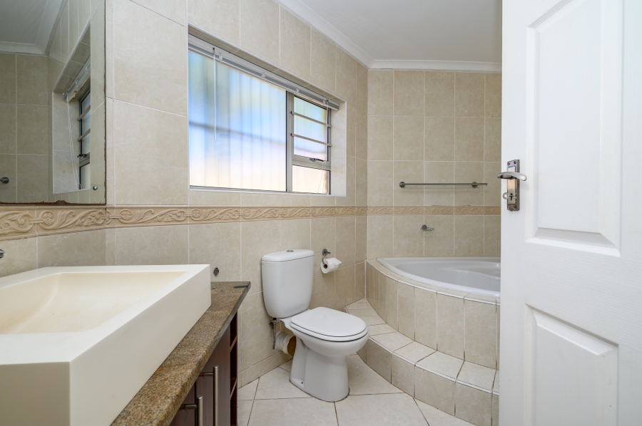 3 Bedroom Property for Sale in Summerstrand Eastern Cape